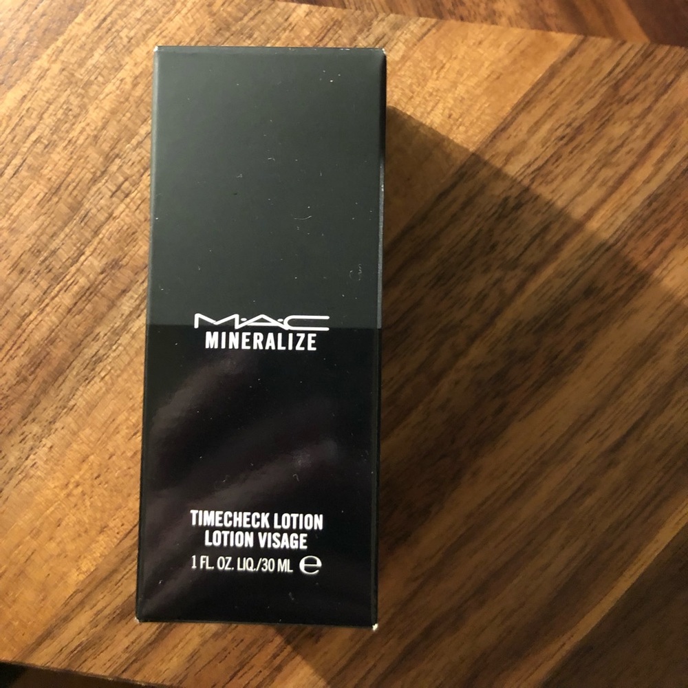 MAC Timecheck lotion